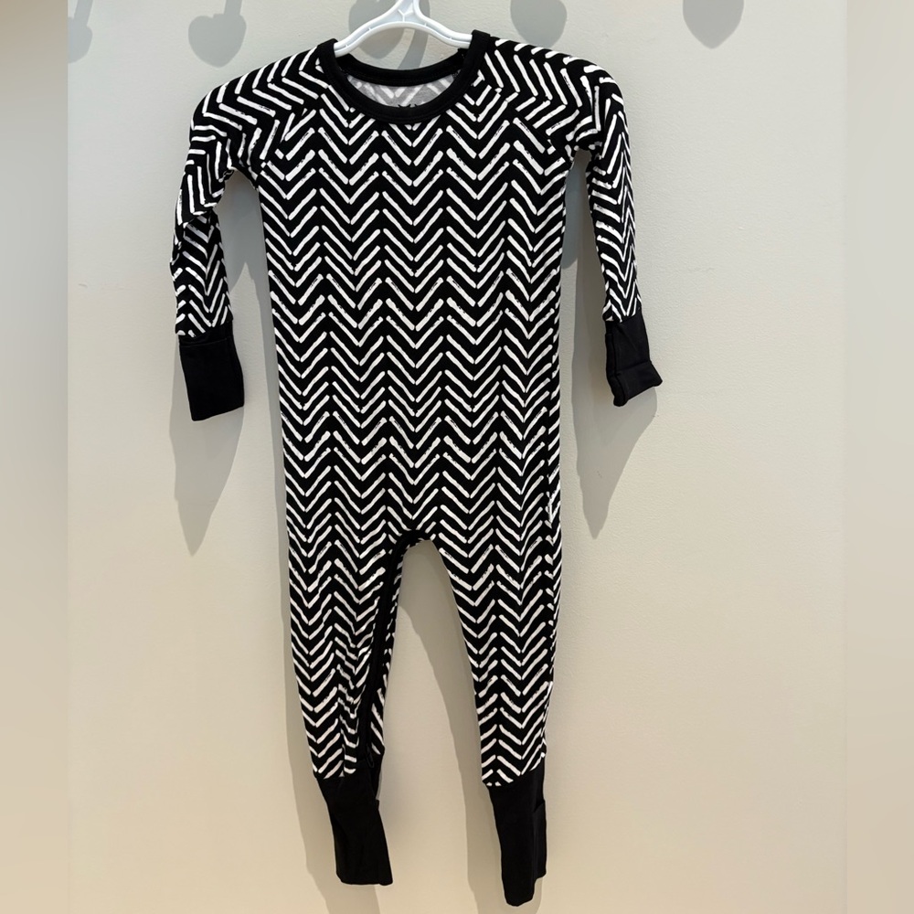 Little Sleepies Crescent Footie Black & White Chevron